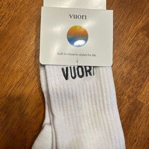 New Vuori Crew Socks size medium